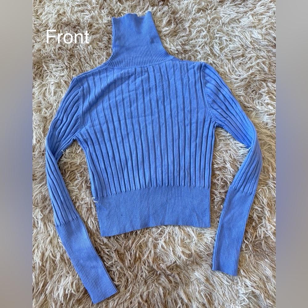 Zara Womens Blue Cropped Turtleneck size medium